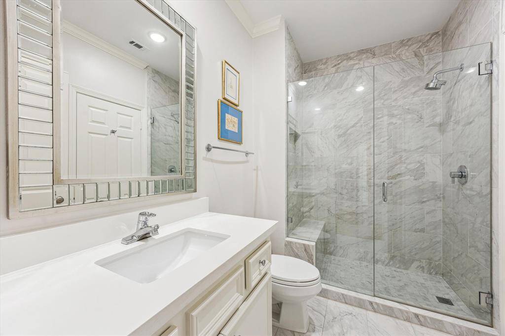 Ensuite bathroom for bedroom #1