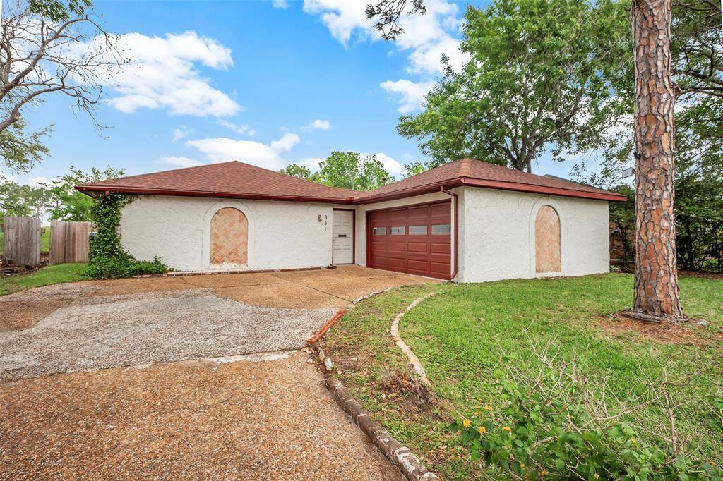 Welcome to 851 Seafoam Road!