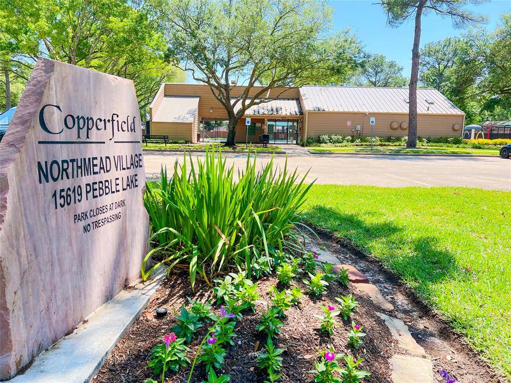 Enjoy outdoor activities with easy access to the park and pool nearby!
