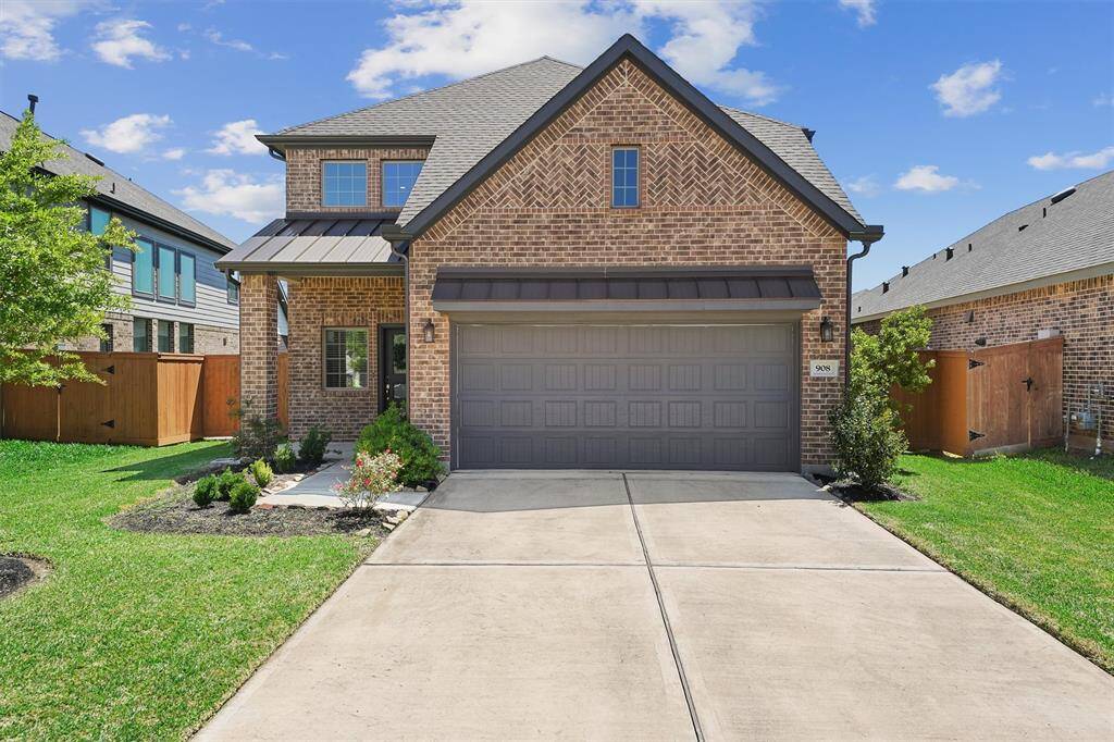Sunterra Lifestyle: 4 Bed plus a Study in Amenity-Rich Katy Neighborhood!