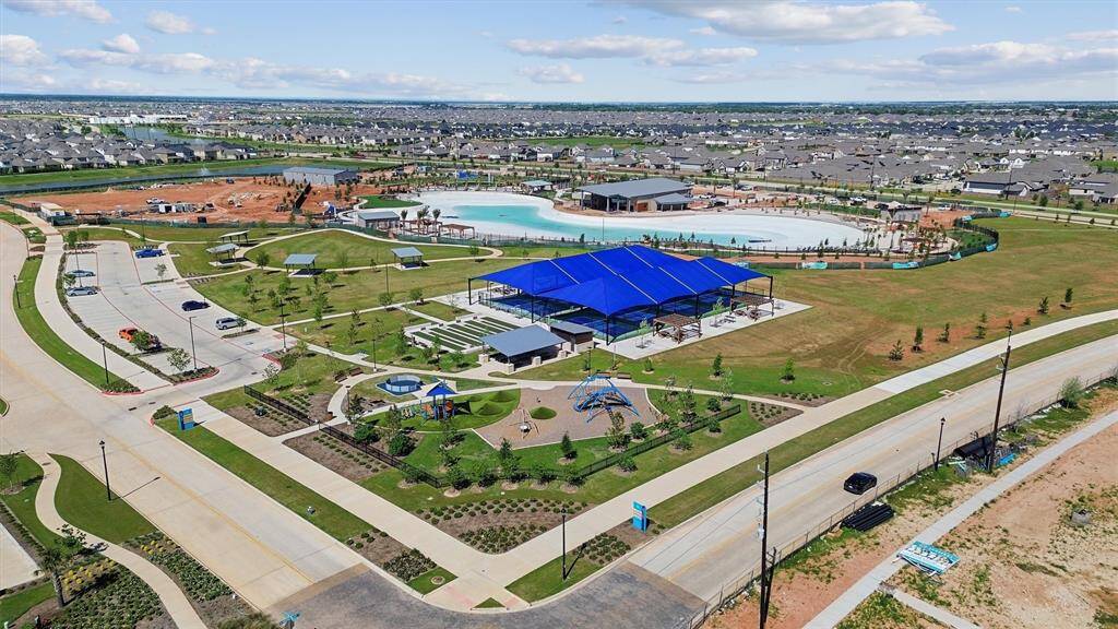 Get your game on at the shaded Pickleball Courts! Take the kids to play at the playground.