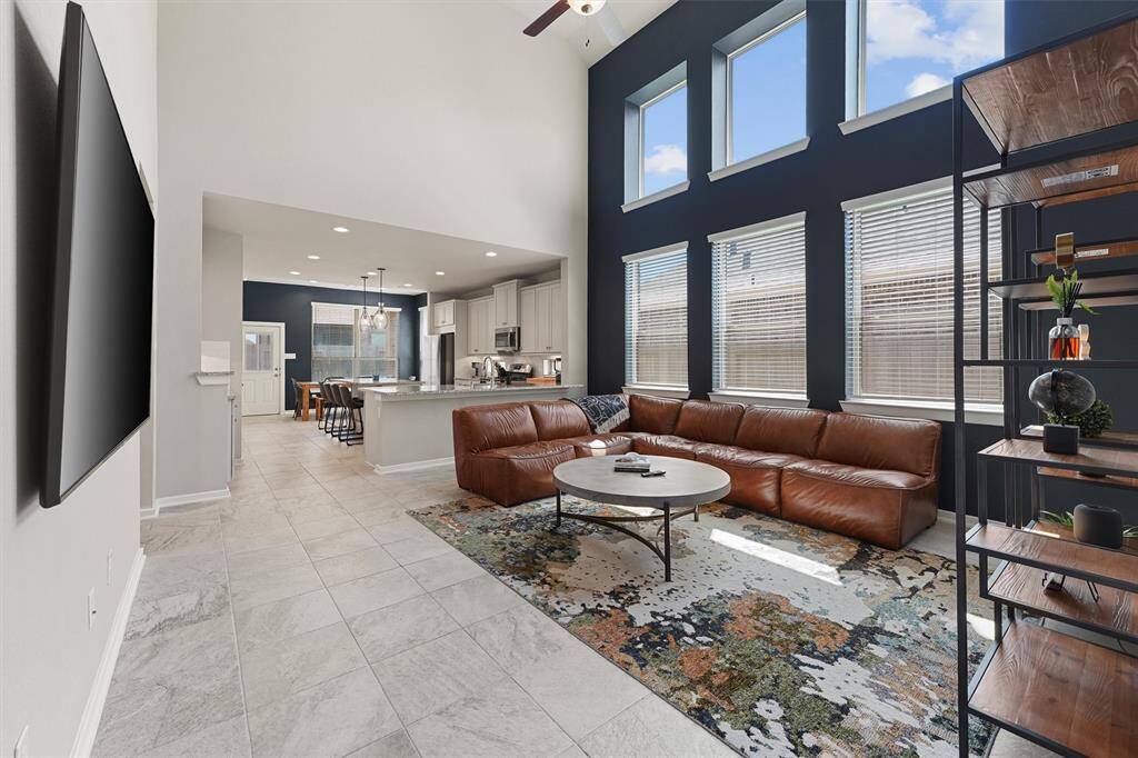 Light, bright and spacious!