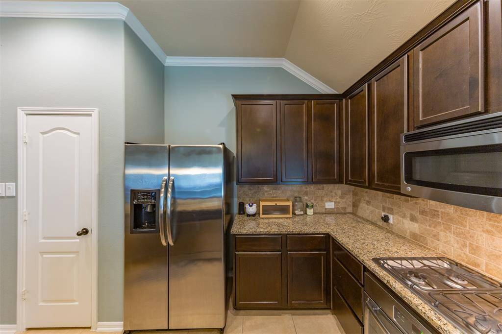 Beautiful 42" cabinets - pantry is at the door on the left