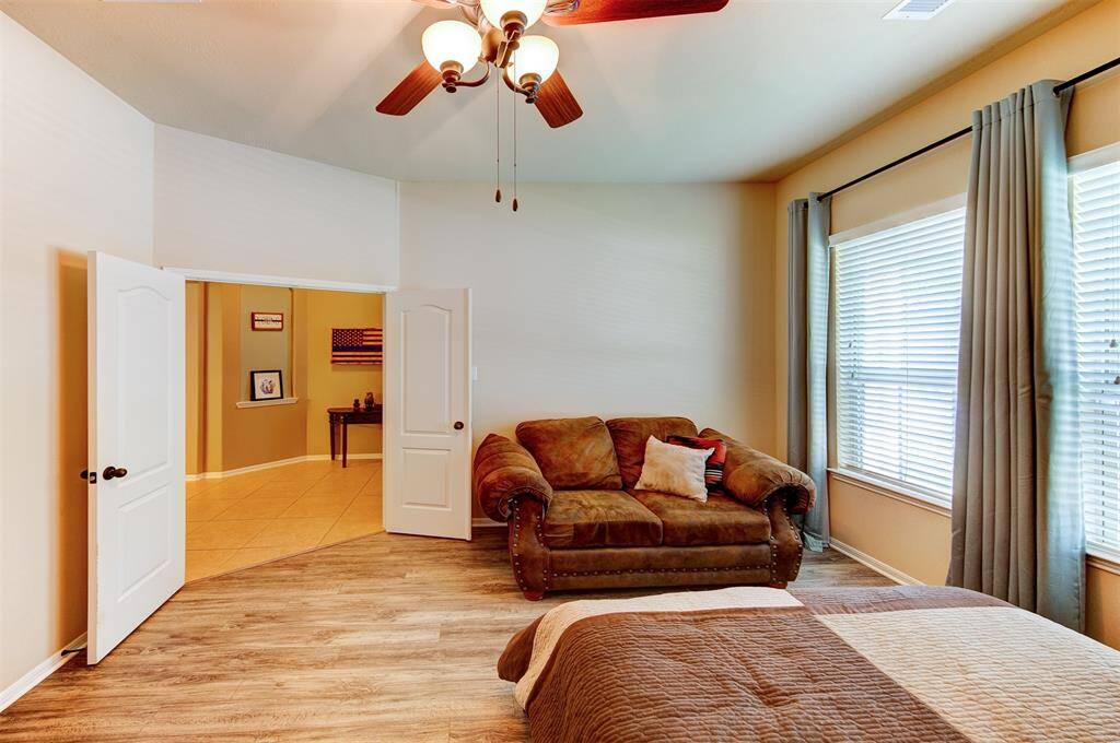 Double doors allow privacy if you work from home or for guests