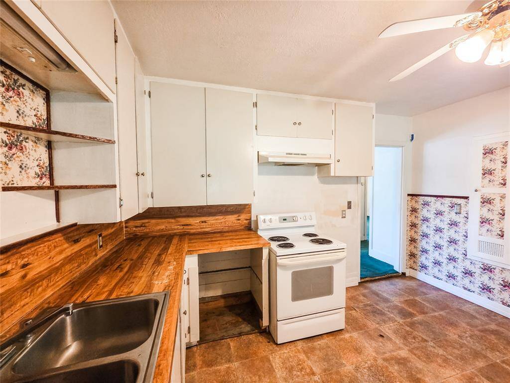 ideal for family meals or breakroom space.