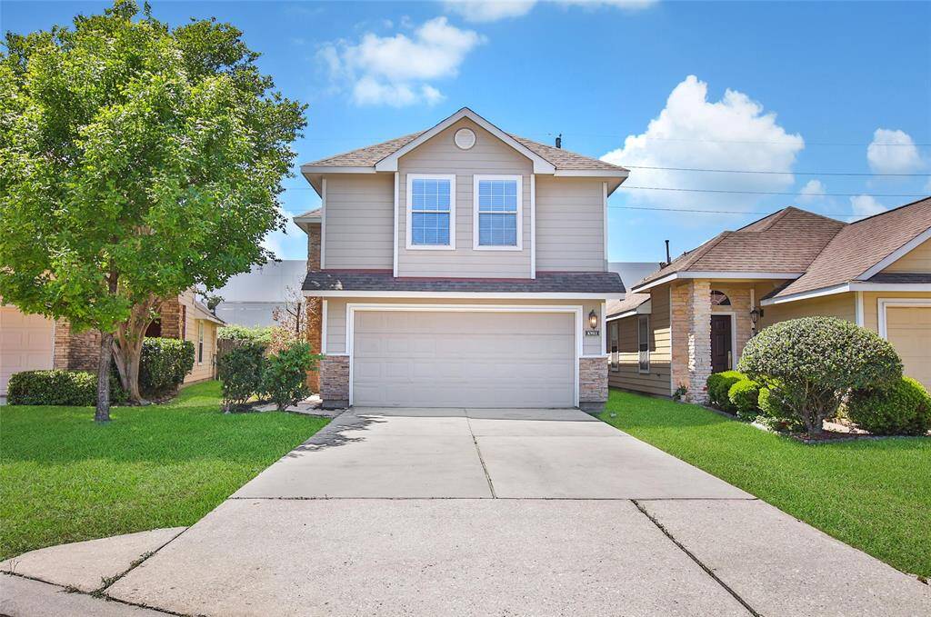 Welcome to 10811 WIndfern Lakes!