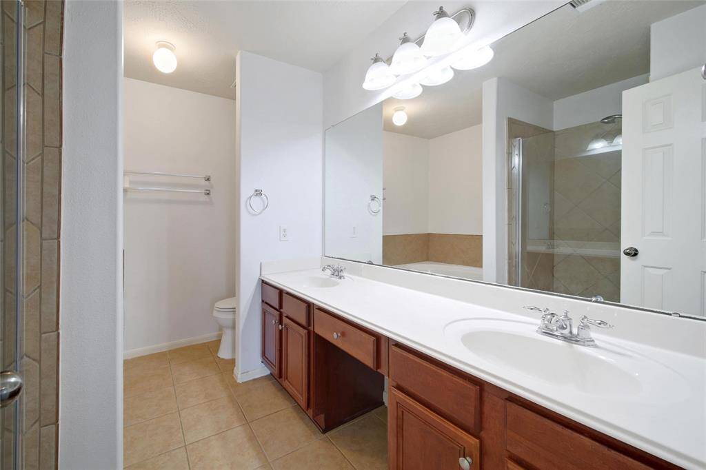View of primary bathroom :2.