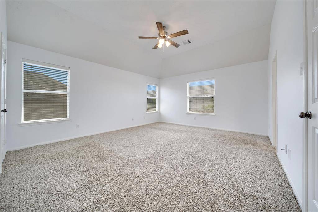 View of secondary bedroom #1 :2.