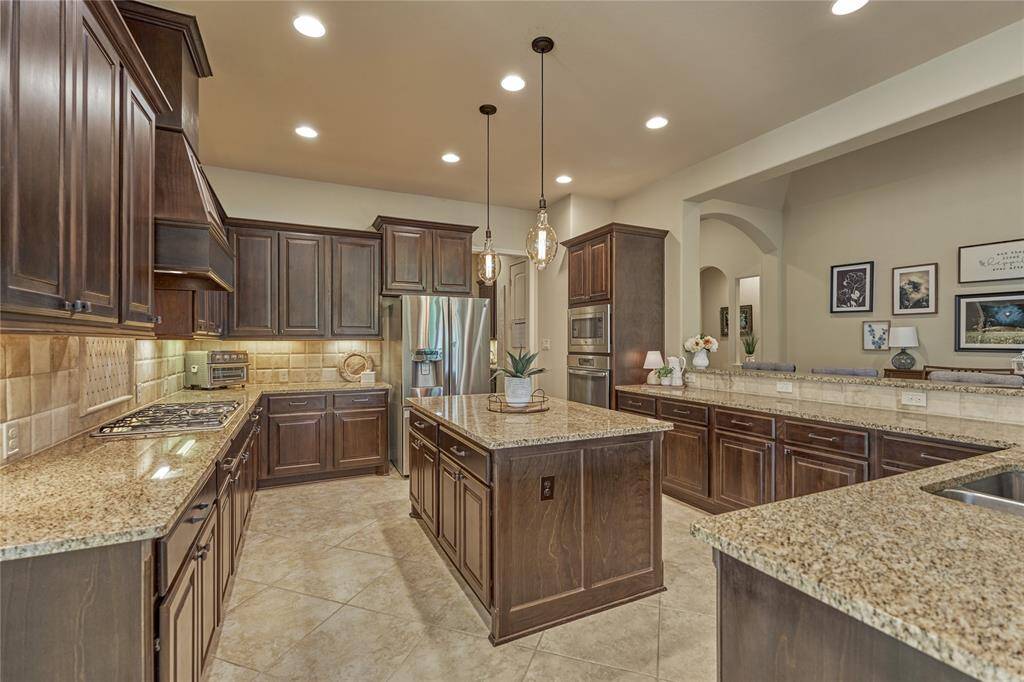 Are you looking for a spacious kitchen? The refrigerator will stay.
