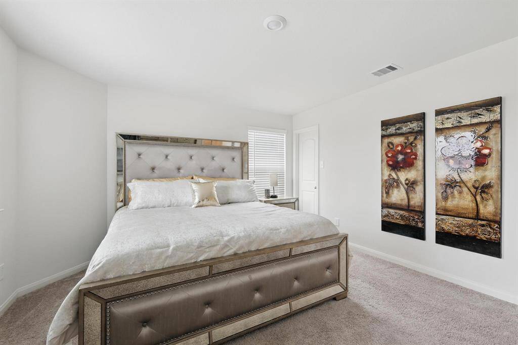 Secondary bedroom