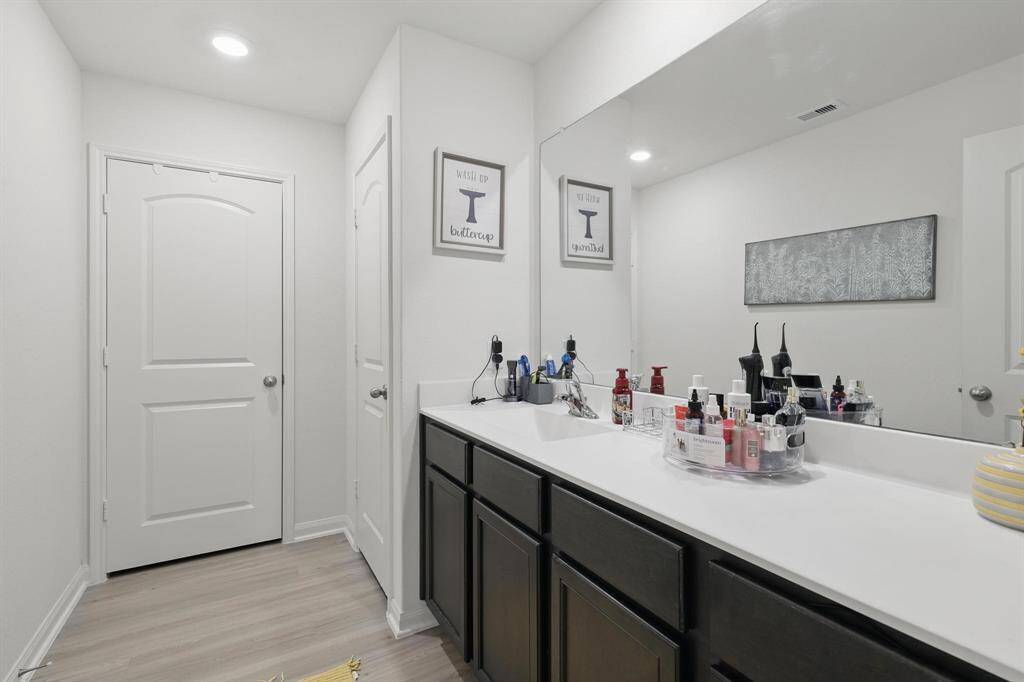 Secondary bathroom