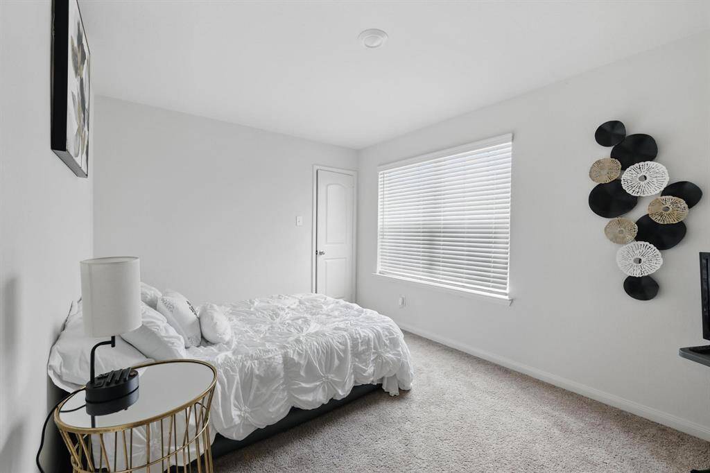 Guest bedroom