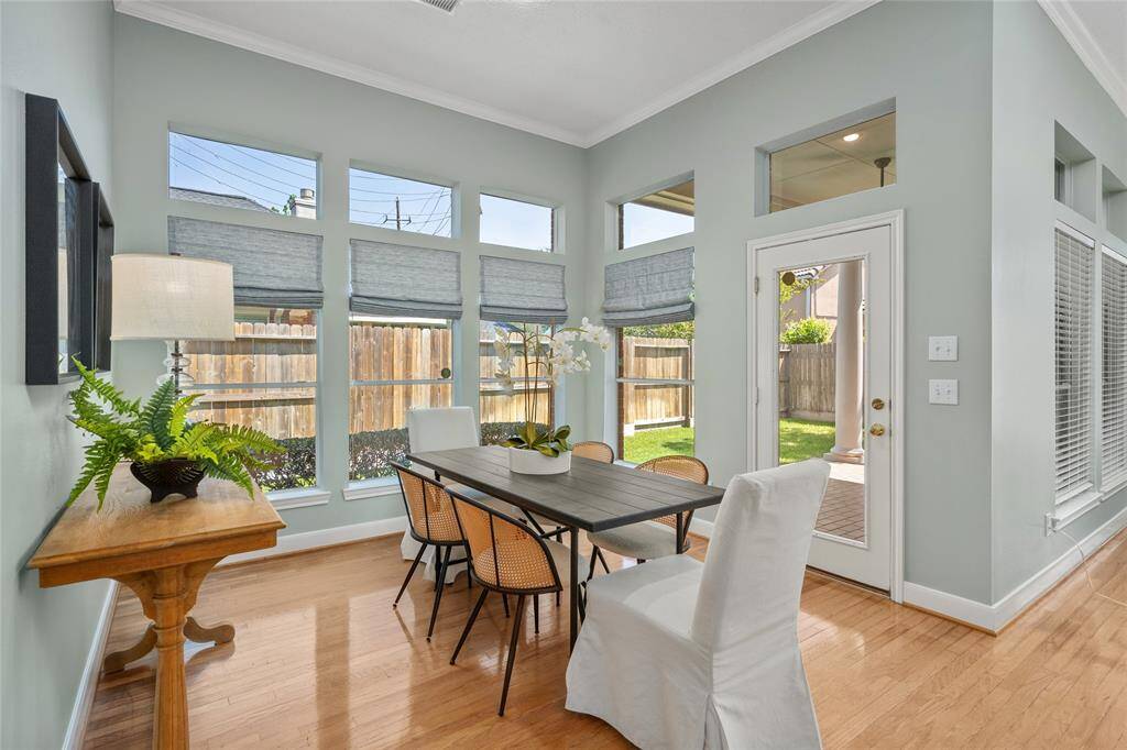 Formal dining room