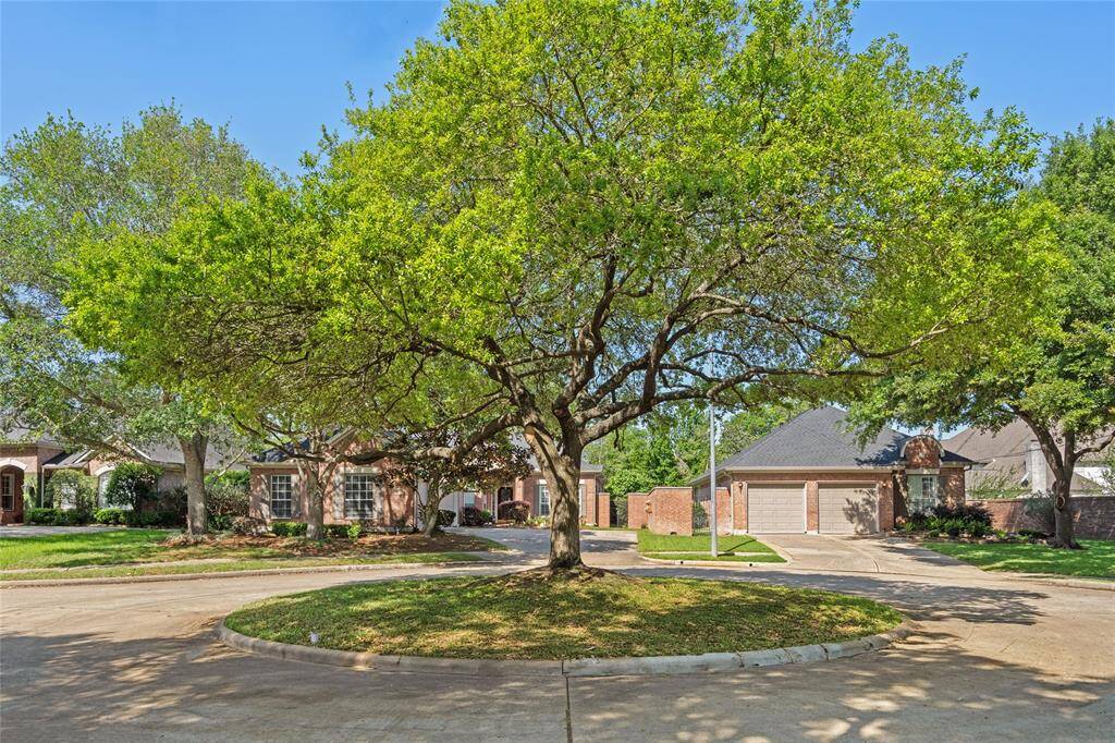Fantastic cul-de-sac location