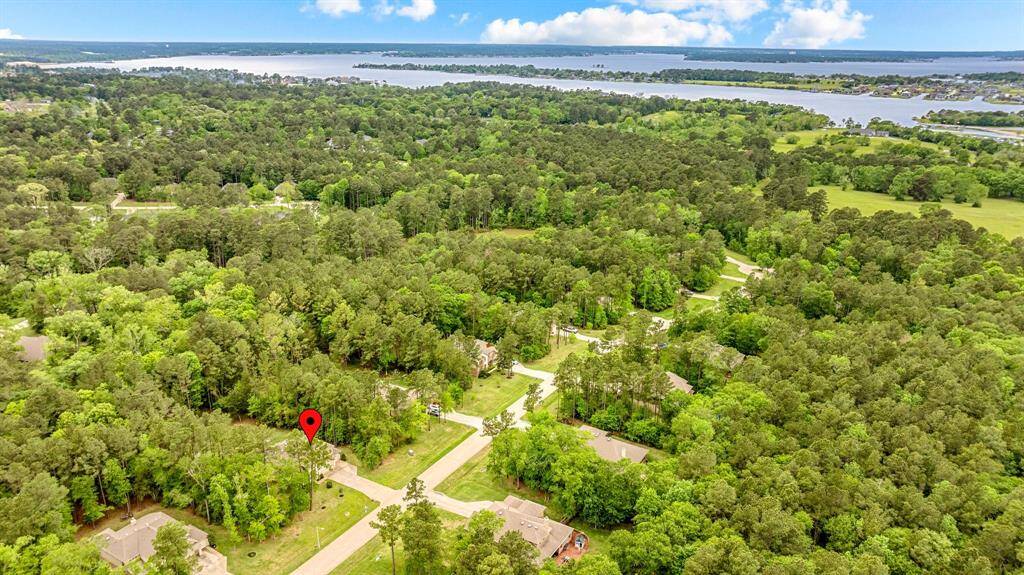 Close proximity to Lake Conroe with a community boat ramp.