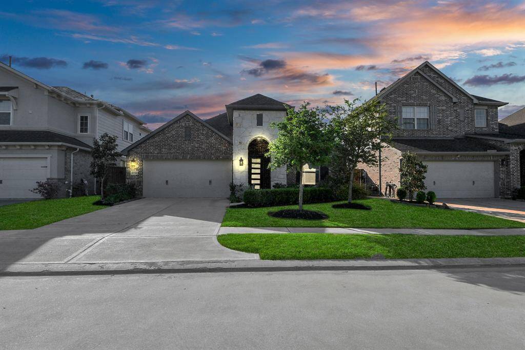 Surrounded by well-kept homes, lush landscaping, and near by water features—this community offers a peaceful, and attractive living environment.