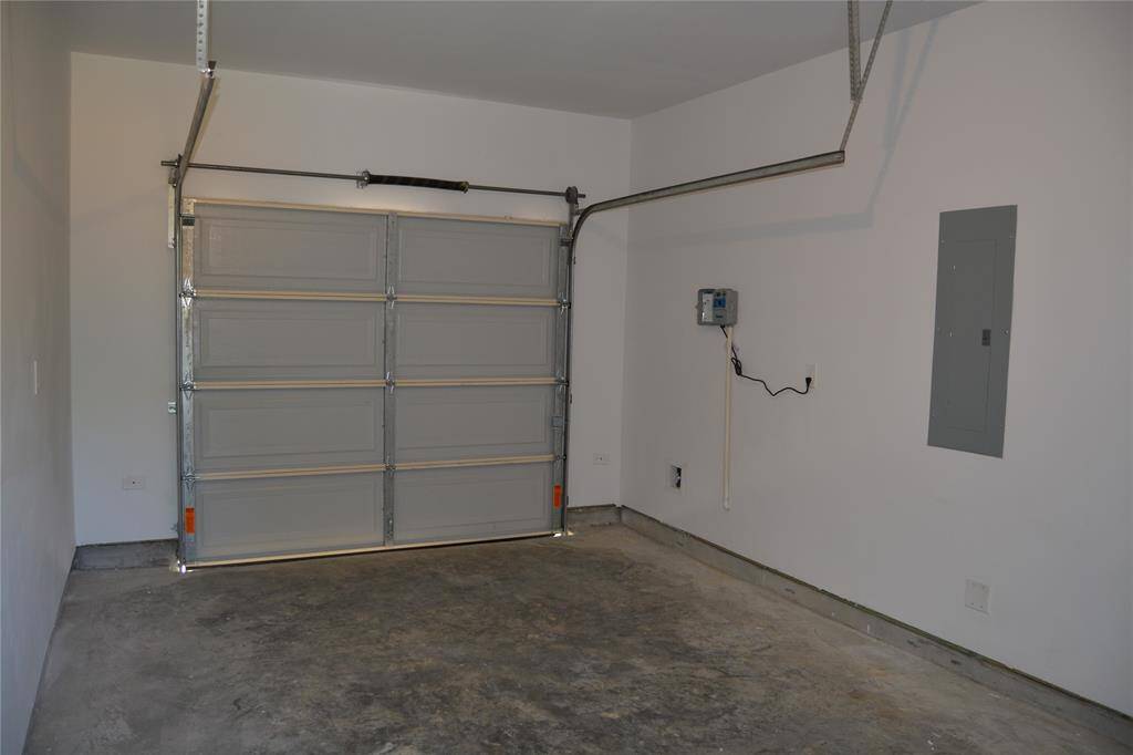 1 car garage