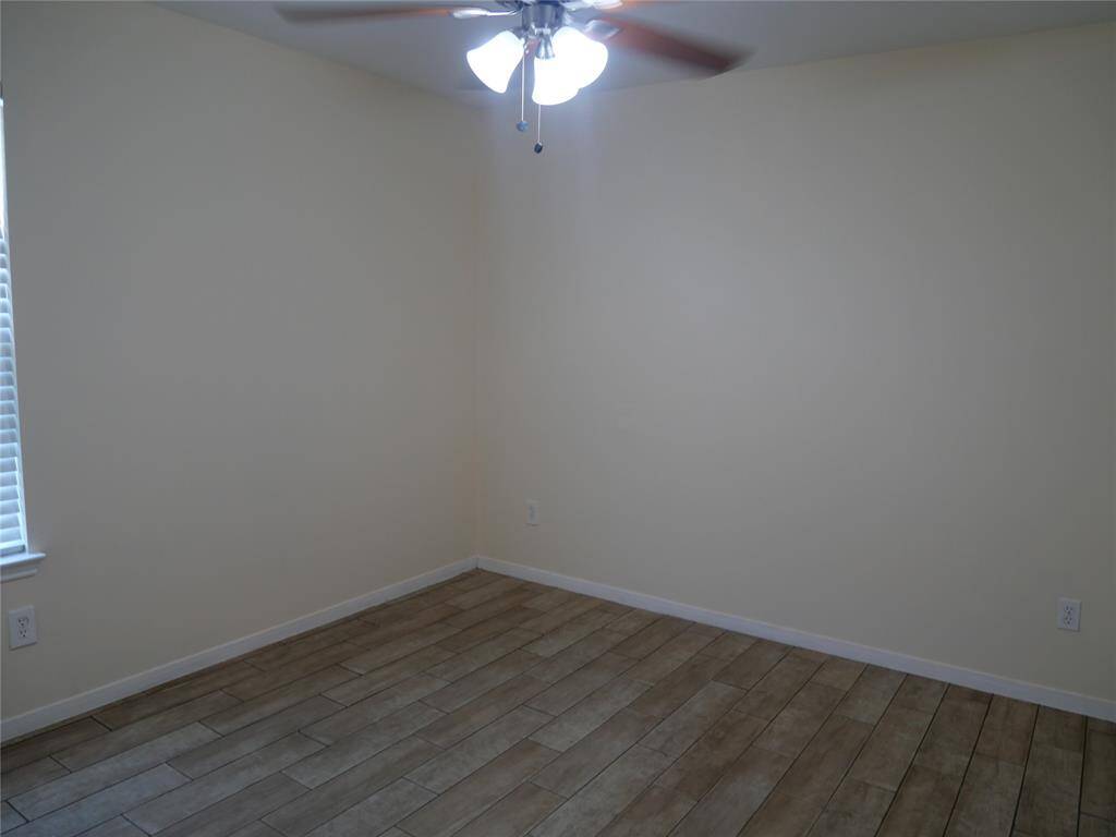 Guest bedroom 1