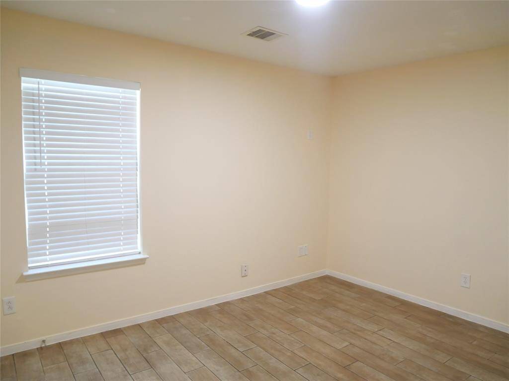 Guest bedroom 2