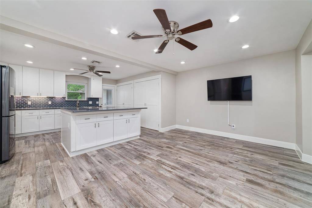 Gorgeous tile throughout