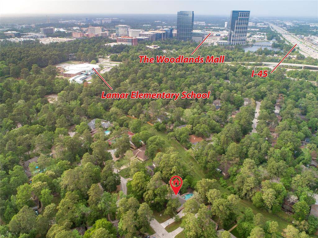 Walking distance to Lamar Elementary which host the iconic dual-language program