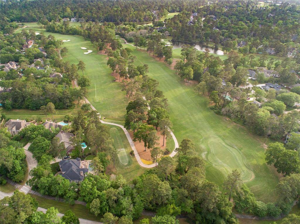 Walking distance to the golf course