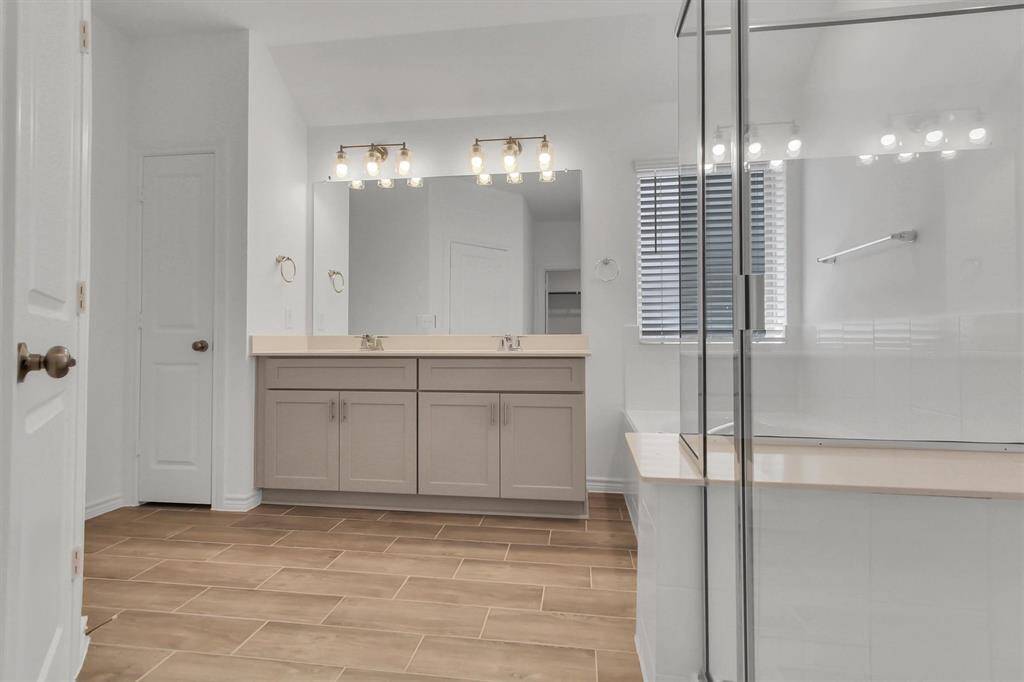 Tub and Shower, Two separate walking Closets!