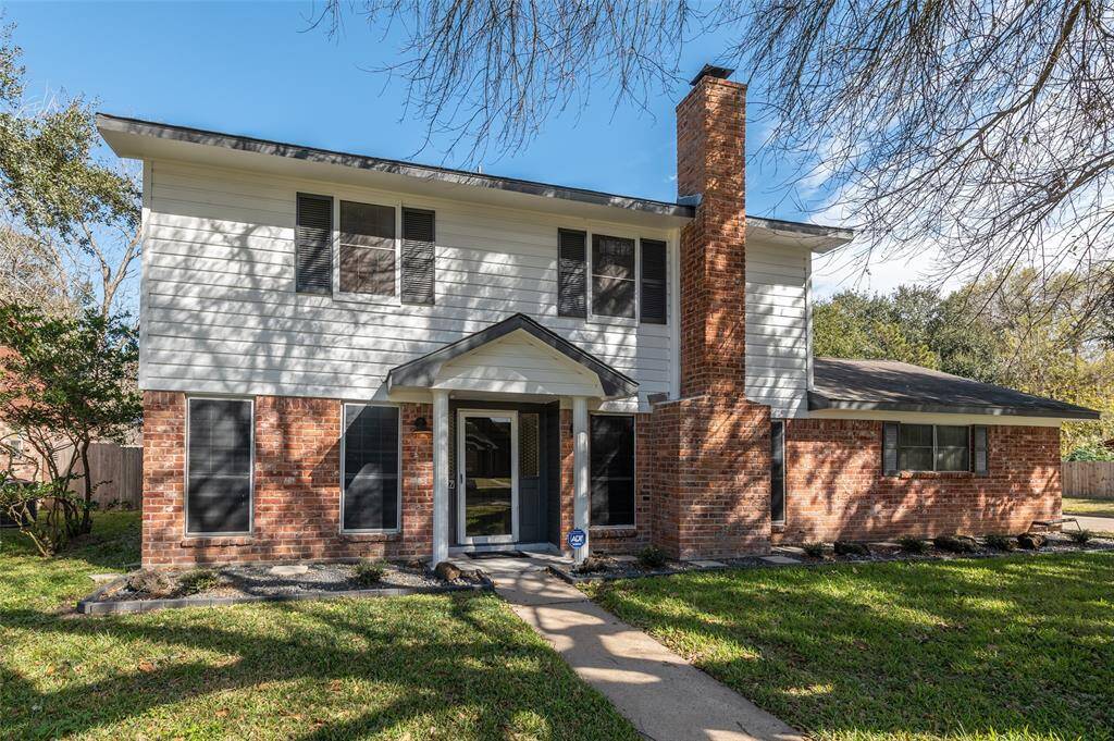 Welcome Home to 12327 Chessington Dr!
