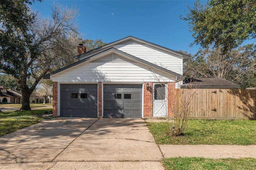 Extended garage side for extra storage and parking.