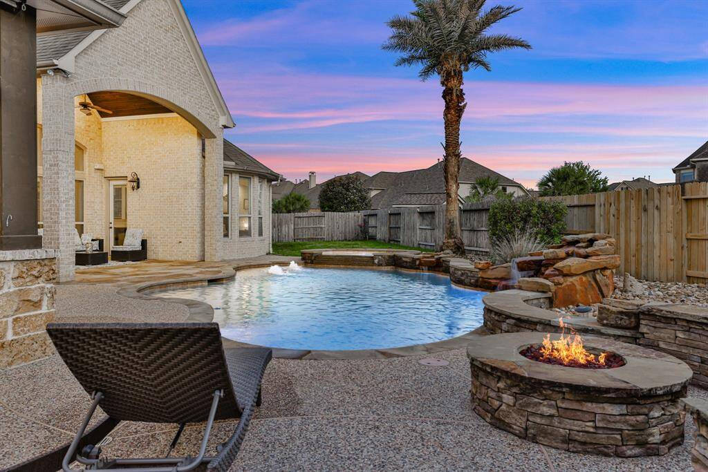 Fire pit