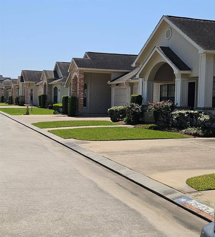 Street View from corner of Shaft and Ravensway Center Dr.