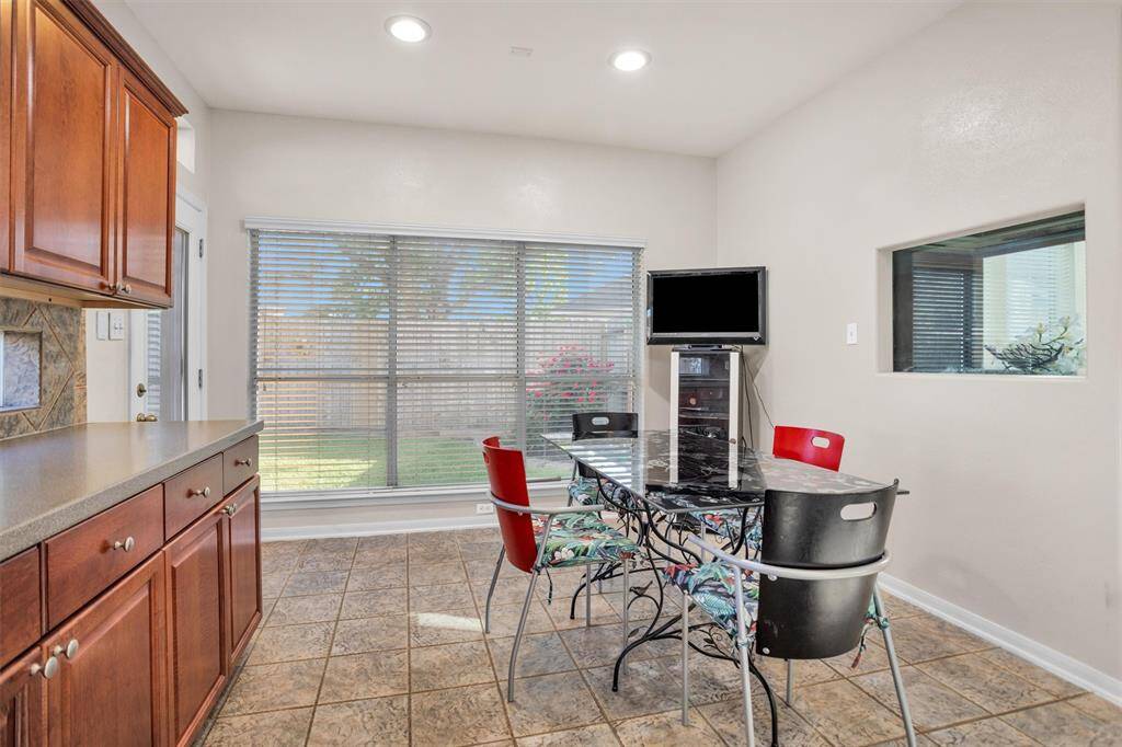 In kitchen breakfast room