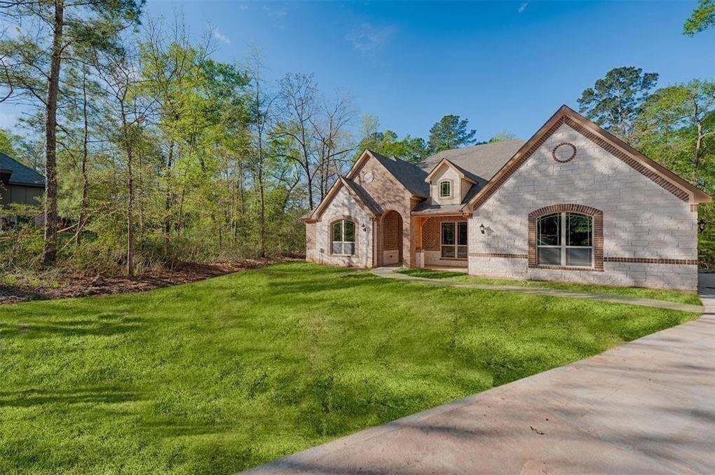 Stunning Brand New 1 Story Home! Ready Soon! The Mason! Estimated completion May 15, 2025! Pictures are a representation of the Mason Plan. Colors and selections may vary! Call Today for a Tour!