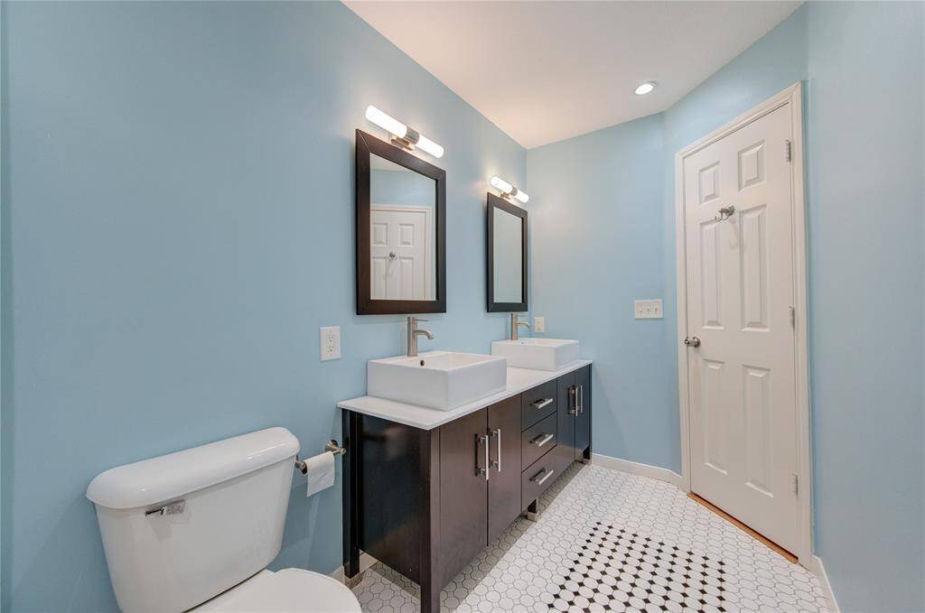 Newly renovated 2nd floor bath room
