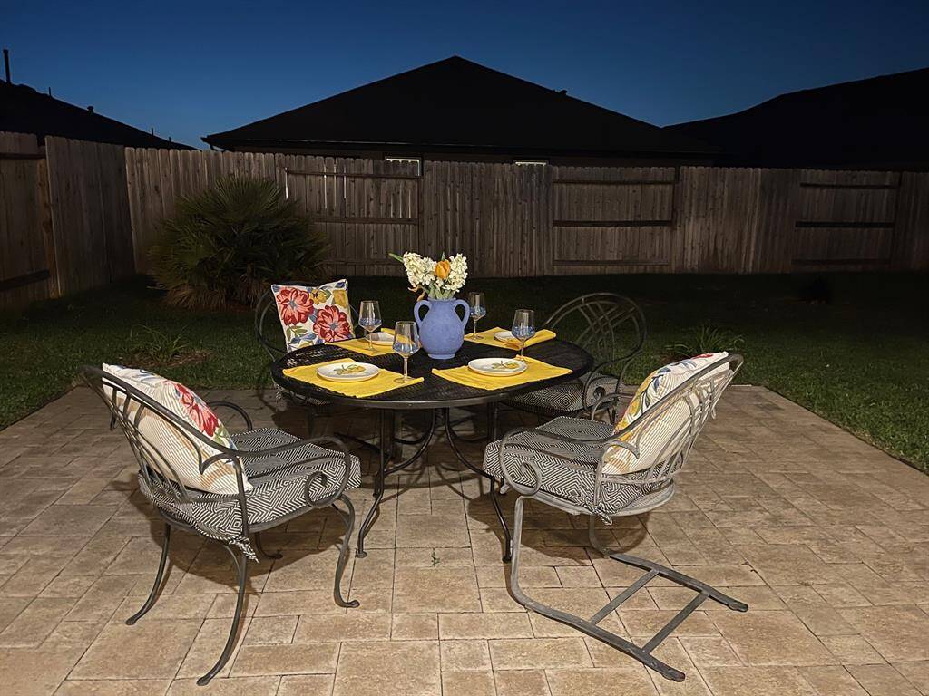 Beautiful nights are perfect for outdoor entertaining!
