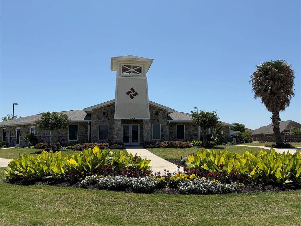 Enjoy your own community clubhouse with fitness center, pool & playground.