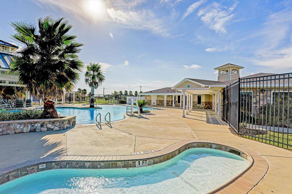 Another fantastic Community Pool to choose from.
