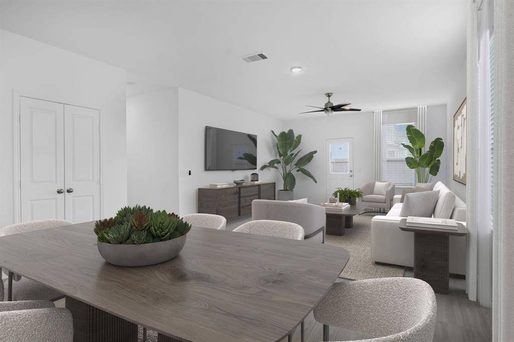 DINNING & FAMILY ROOM VIRTUALLY STAGED
