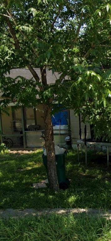 Near major freeway and highly desired areas nearby!