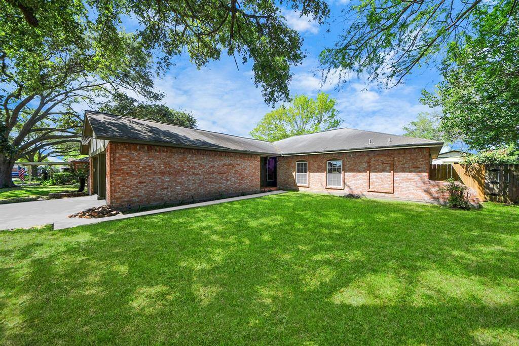Nice tucked private covered entry to the home. Freshly painted exterior and double pane windows!