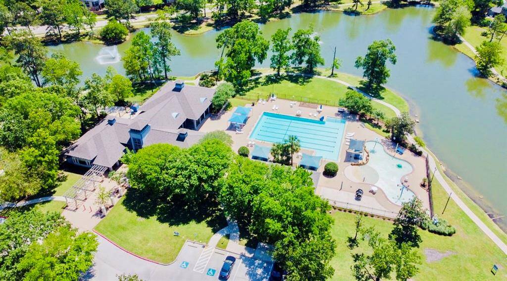 Summerwood Community Association is home to over 3,200 single family homes. The amenities in the community consist of two sparkling swimming pools, tennis courts, splash pad, wooded parks, nature walking trails, two clubhouses, beautiful lakes, and much more!