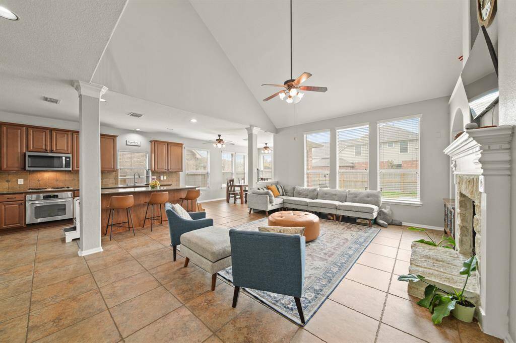 Fantastic open layout between the living, kitchen, and breakfast nook areas.