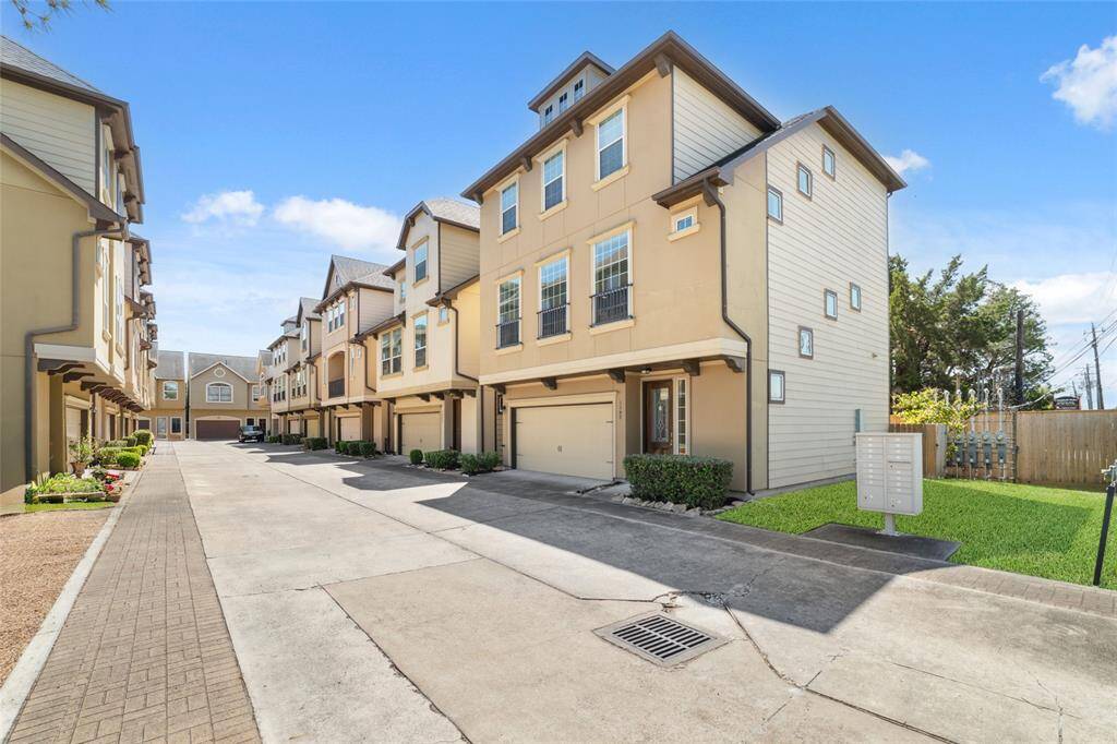 Corner unit home in gated community available now for rent!