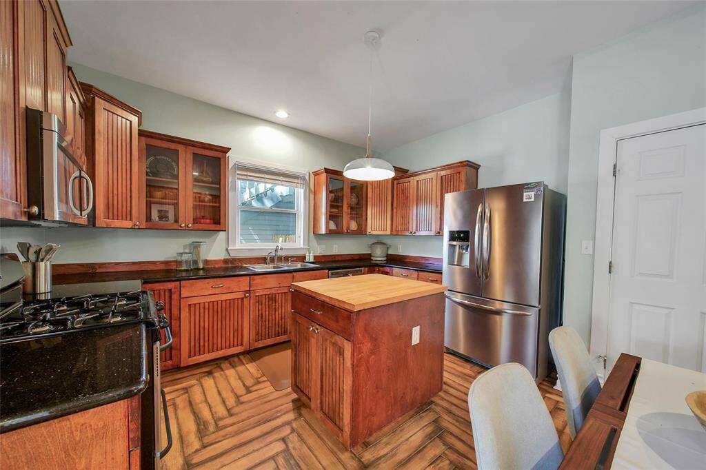 View of kitchen :4.