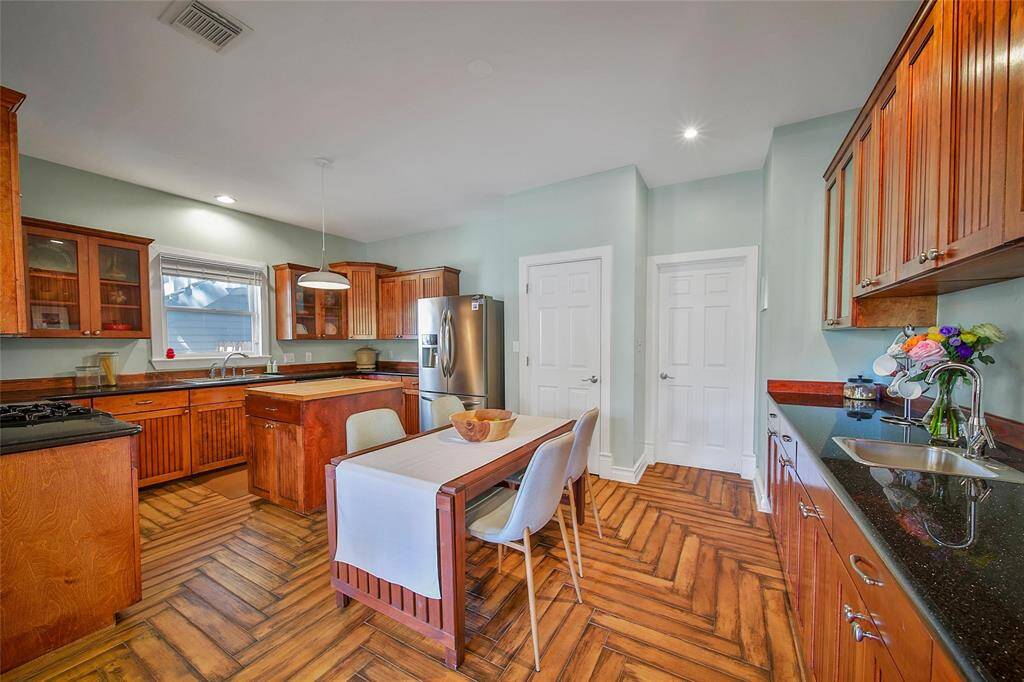 View of breakfast nook :3.