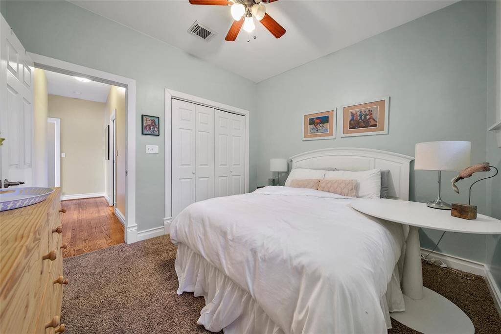 View of secondary bedroom #1 :3.