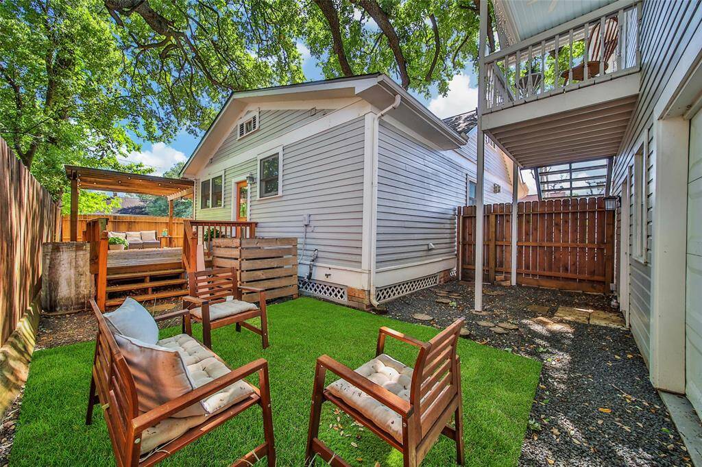 View of backyard :5.