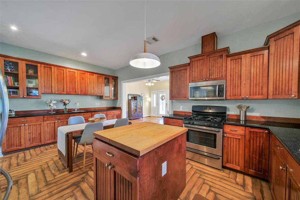 View of kitchen :3.