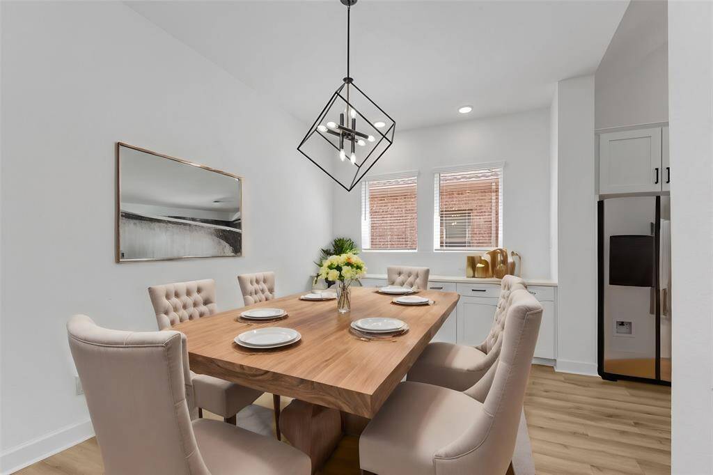 Dining Area (virtually staged)