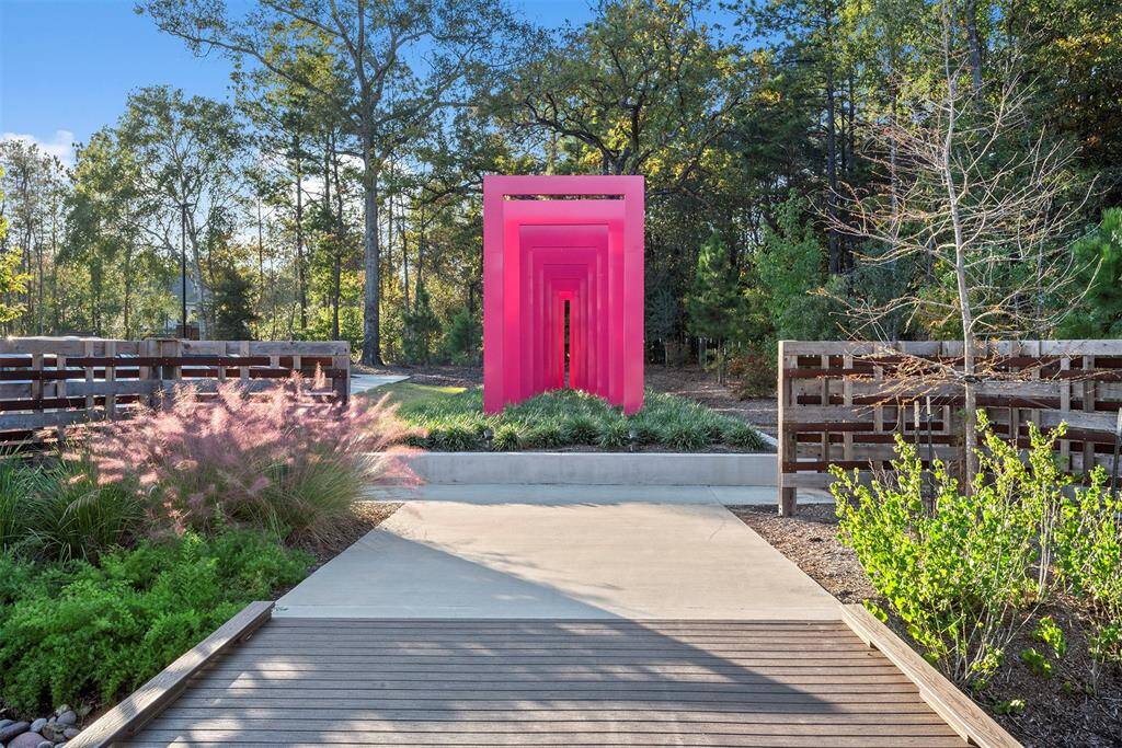 Beautiful art installations throughout Artavia!